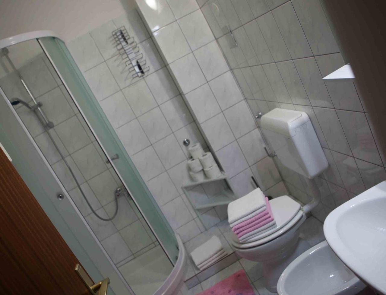 Apartments Garac Dugi Rat Exterior foto